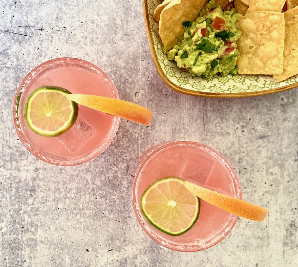 2 palomas with chips and guac 