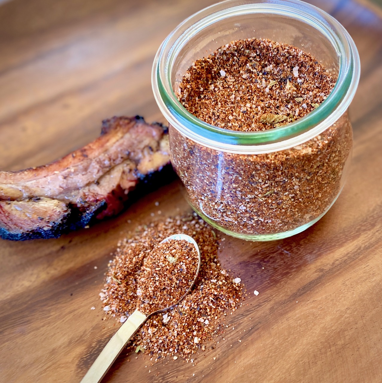 dry rib rub with spoon